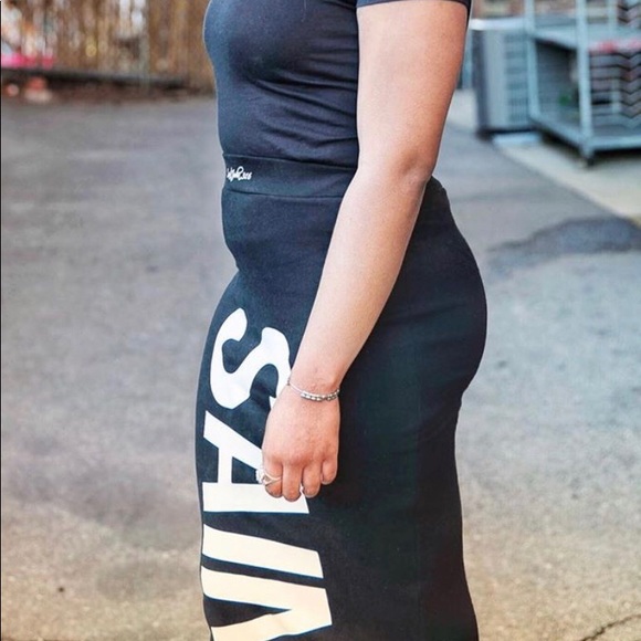 Saint Pencil Skirt- Size runs M/L - Picture 6 of 6